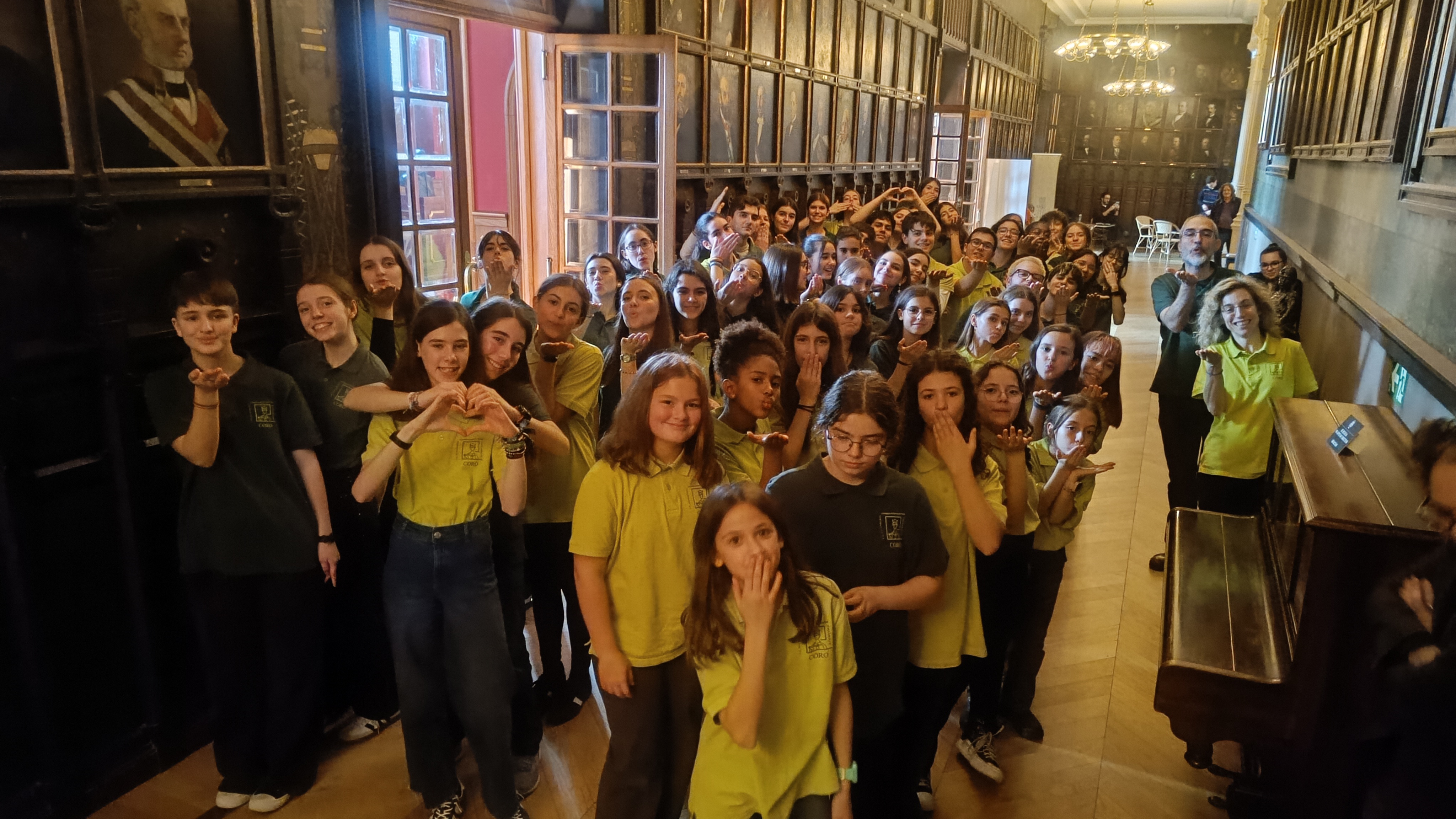 25-26 coro M 04 25-26 coro M 04